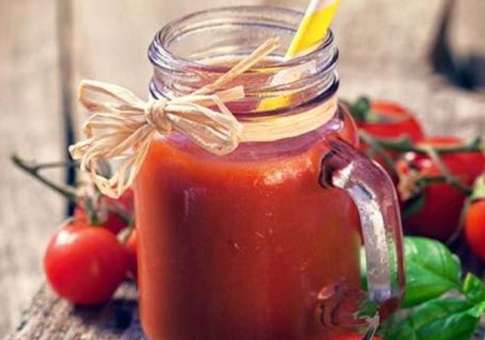 suco-de-tomate-com-manjericao